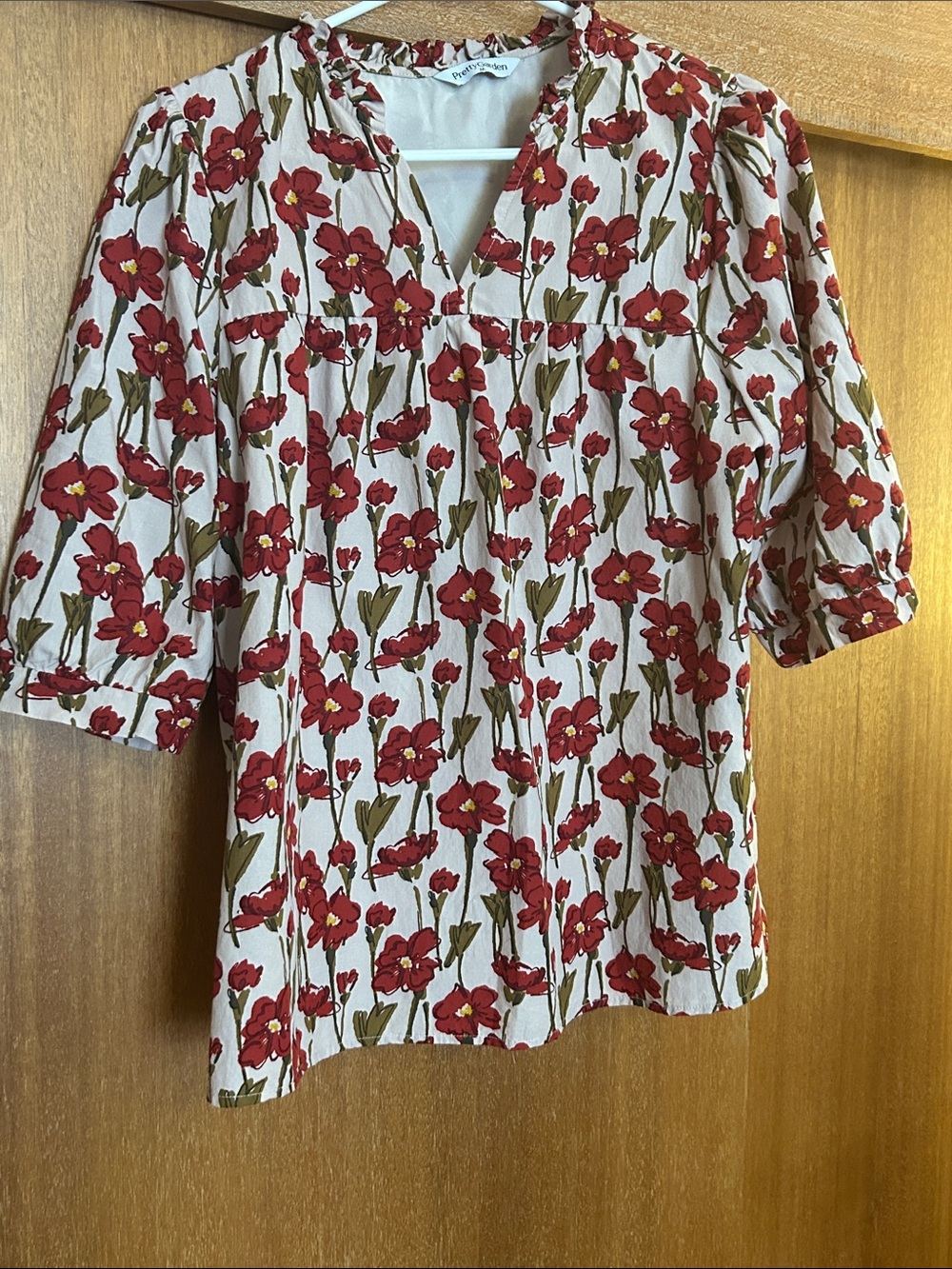 Sz M Cream Blouse with Red Floral Print